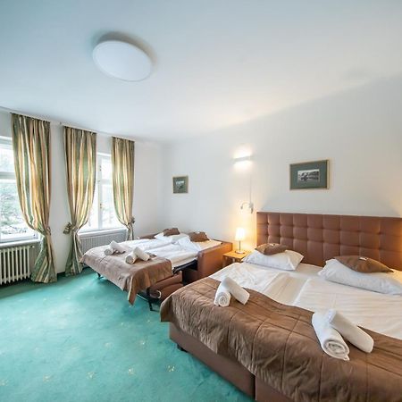 Hotel Bergwirt Schoenbrunn Vienna Exterior photo